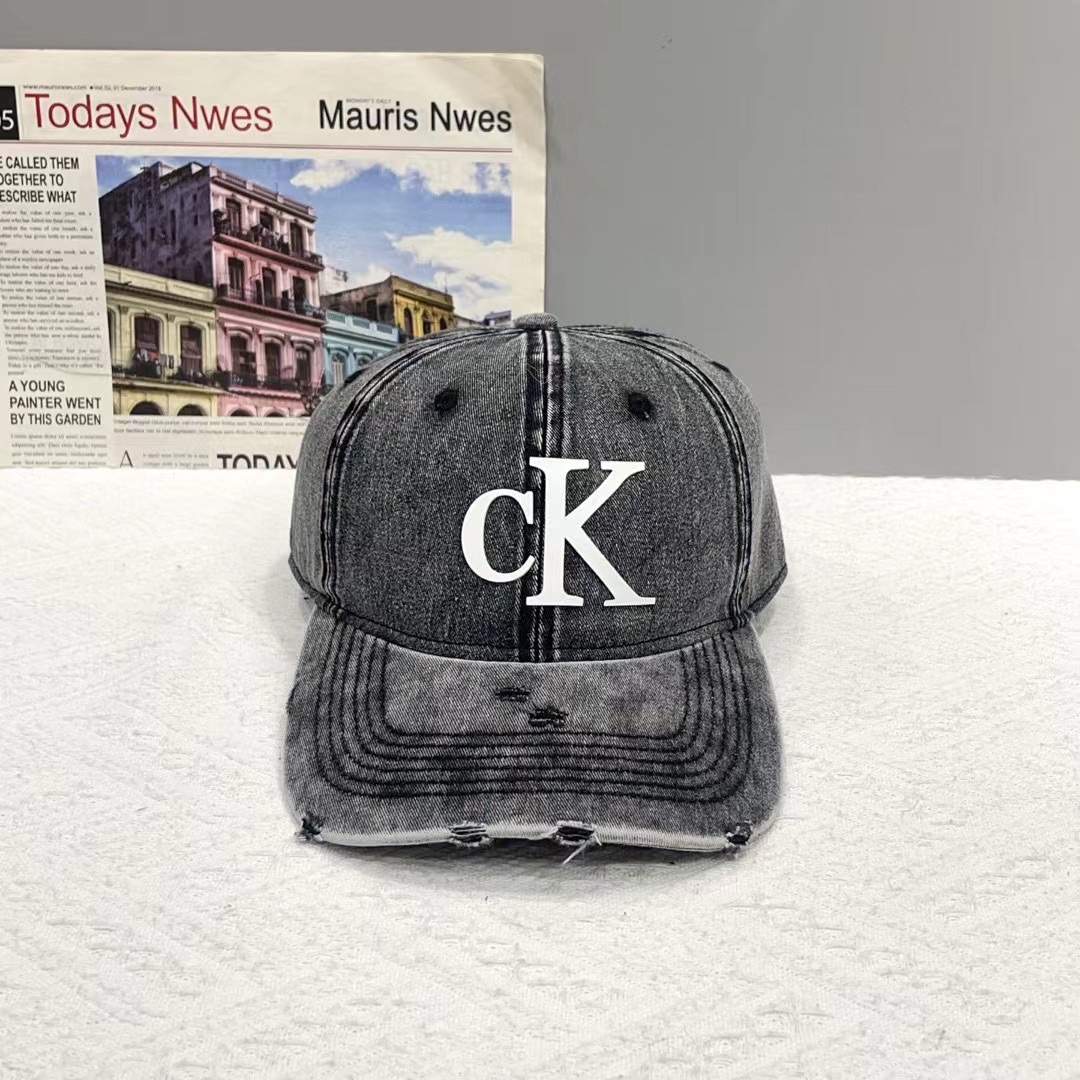 NO:215489,Running volume CK new ripped wash cotton baseball cap, personalized and fashionable style, casual and cool feeling, the same style for men and women!  Material: Cotton Head circumference: 56-58cm hat Fisherman's hat Baseball hat Knitted hat, hat, espadrilles, hats19860909跑量 CK新款破洞洗水棉布棒球帽,个性时尚款 休闲带点酷酷的感觉,男女同款！ 材质:棉 头围:56-58cm均可帽子渔夫帽棒球帽针织帽,帽子,espadrilles,hats,hat