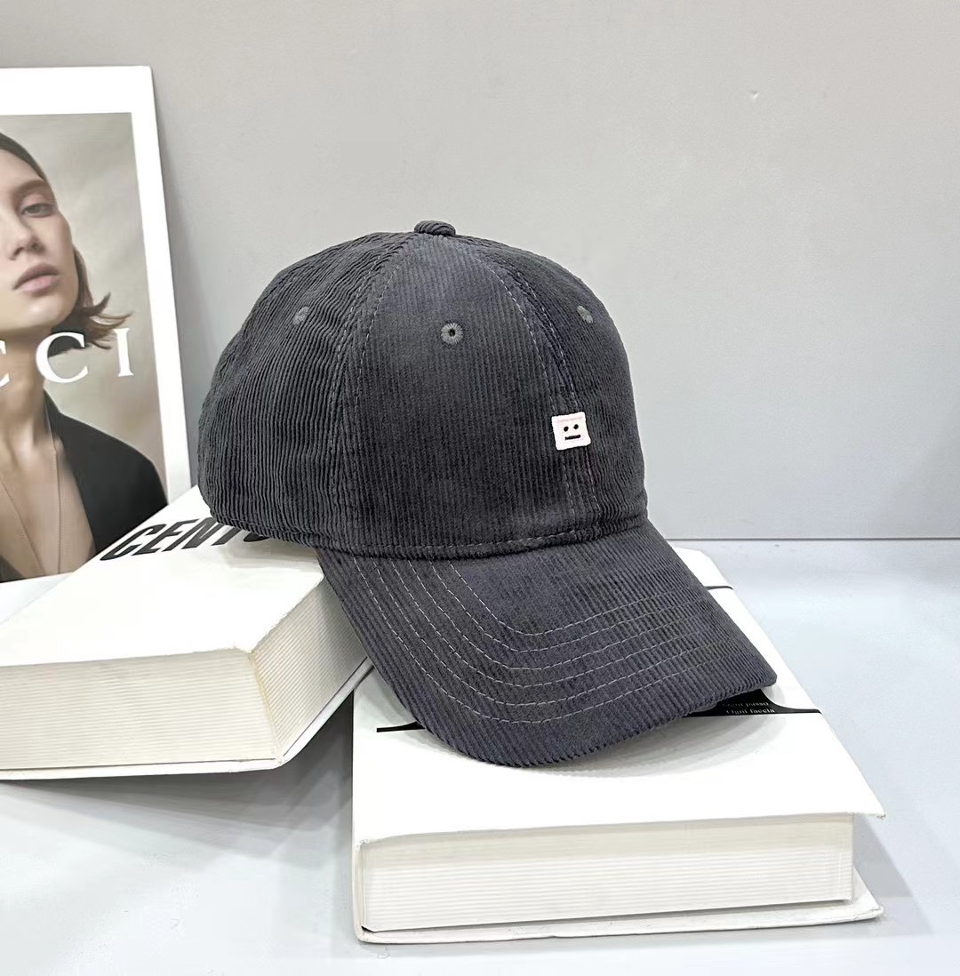 NO:215495,Running Acne ~ A must-have corduroy baseball hat in autumn and winter. The hat shape is very well done, with a curve on the front, which can perfectly modify the face shape. Hat Fisherman's hat Baseball hat Knitted hat, hat, acne studios, espadrilles, hats19860909跑量 Acne～秋冬必备灯芯绒棒球帽 帽型做得很好,前面有弧度比较洋气,可以完美修饰脸型.帽子渔夫帽棒球帽针织帽,帽子,acne studios,espadrilles,hats,hat