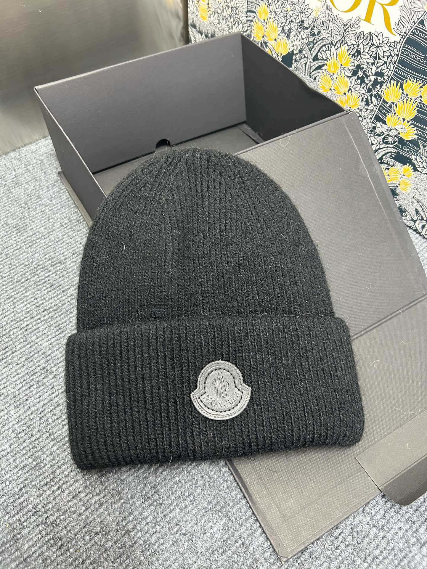 NO:215909,Running volume Moncler cover-mouthed Angora rabbit wool knitted thick flip wool hat at the end of the year, the super fairy Angora rabbit wool, the color is very sweet, huge and versatile, not picky in the head shape, and the touch is extremely soft and glutinous. High elastic rabbit wool not deformed hat Fisherman hat Baseball hat Knit hat, hat, christian louboutin, Moncler, espadrilles, hats19860909跑量 Moncler蒙口秋冬安哥拉兔毛羊毛针织厚翻边毛线帽 年末重磅高颜值仙女针织帽,超仙的安哥拉兔羊毛, 色系很甜美,巨百搭,不挑头型,手感软糯无比 高弹力兔羊毛不变形帽子渔夫帽棒球帽针织帽,帽子,christian louboutin,Moncler,espadrilles,hats,hat