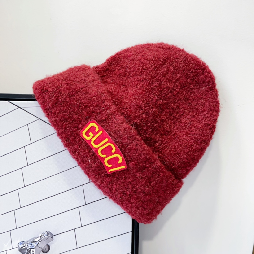 NO:215863,Running volume Gucci~ New winter Teddy roll knit hat A hat with strong wrapping ability Thick fabric Maillard color, closed eyes and rush!  Hat fisherman hat baseball hat knit hat, hat, gucci, espadrilles, hats19860909跑量 Gucci～冬季新款泰迪卷针织帽 包裹性很强的一款帽子 厚实的面料 美拉德色系 闭眼冲！帽子渔夫帽棒球帽针织帽,帽子,gucci,espadrilles,hats,hat