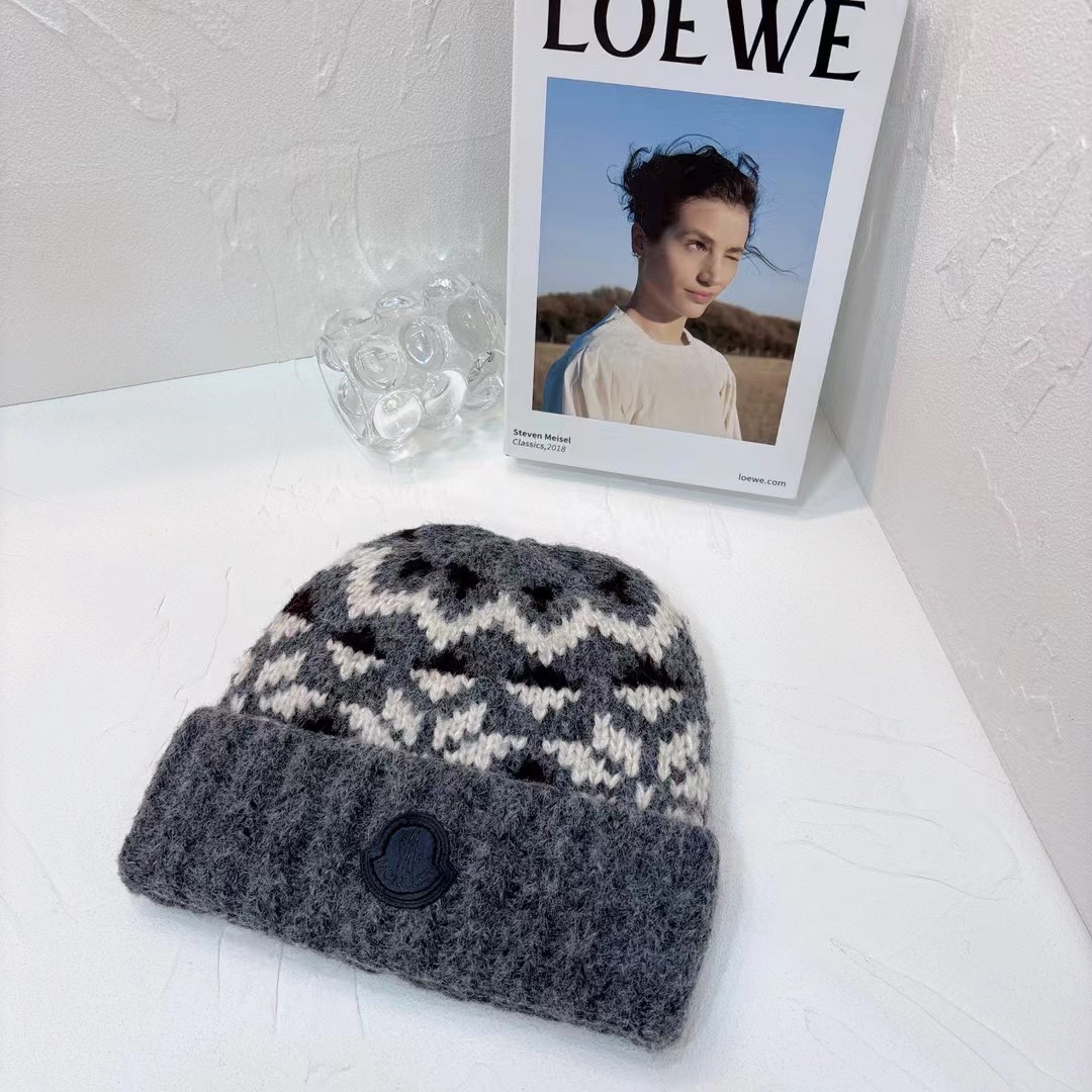 NO:215869,Running volume Moncler masked new knit hat simple without losing style, easy to match every winter outfit, solid color versatile couple hat hat fisherman hat baseball hat knit hat, hat, christian louboutin, Moncler, espadrilles, hats19860909跑量 Moncler蒙口新款针织帽 简约而不失格调,轻松搭配你的每一件冬装,纯色百搭情侣帽帽子渔夫帽棒球帽针织帽,帽子,christian louboutin,Moncler,espadrilles,hats,hat