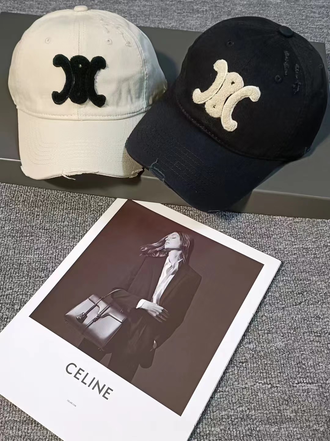 NO:216697,Running volume Celine~New ripped street style cotton baseball cap, personality and fashionable style, casual and cool feeling, neutral style, same style for men and women!  A variety of colors, super easy to match!  Material: Cotton Head circumference: 56-58cm hat Fisherman's hat Baseball hat Knitted hat, hat, celine, espadrilles, hats19860909跑量 Celine～新款破洞街头风棉布棒球帽,个性时尚款 休闲带点酷酷的感觉,中性款 男女同款！多种色系,超好搭！ 材质:棉 头围:56-58cm均可帽子渔夫帽棒球帽针织帽,帽子,celine,espadrilles,hats,hat