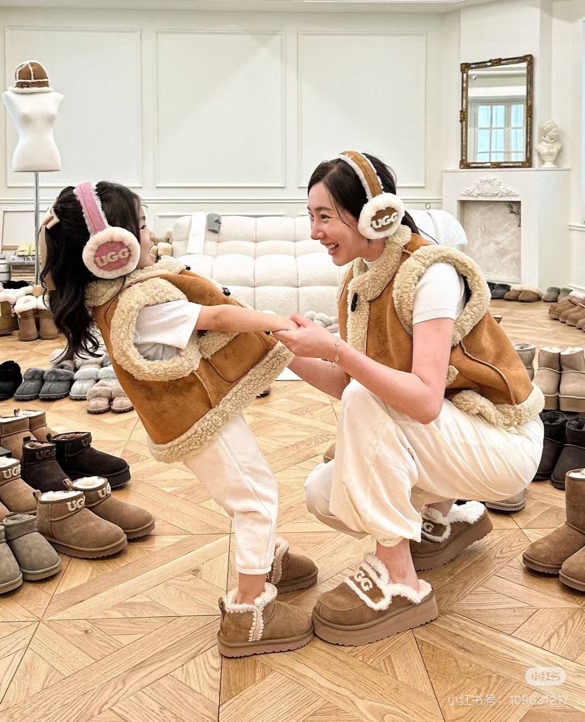 250 RUNS. UGG KAVAI EAR MASK IT’S AN UNSTOPPABLE PIECE! WE CAN GO WITH GLOVES - 图片 5