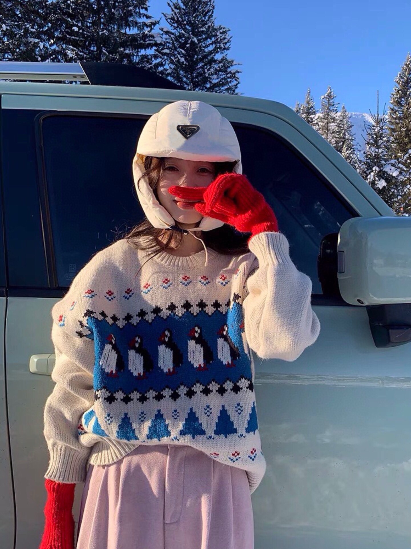 NO:216682,Running meter hat 60 rada Prada new inverted triangle thickened down cotton ear protection hat black off-white hat fisherman hat baseball hat knit hat, hat, prada, prada, espadrilles, down jacket, hats19860909跑量帽子60 rada普拉达新款倒三角加厚羽绒棉护耳帽 黑色 米白色帽子渔夫帽棒球帽针织帽,帽子,prada,prada,espadrilles,down jacket,hats,hat