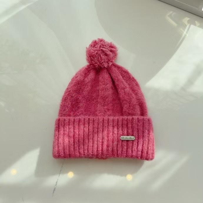 NO:216485,Running volume LP new cold hat Soft wool knit hat, easy to match with style, color matching is very suitable for winter, a treasure item that is essential for people. Hats, fisherman hats, baseball hats, knit hats, hats, loro piana, espadrilles, hats19860909跑量 LP新款冷帽 柔软的毛线针织帽,很容易搭配出风格,配色都很适合冬日,人手必备的宝藏单品.帽子渔夫帽棒球帽针织帽,帽子,loro piana,espadrilles,hats,hat