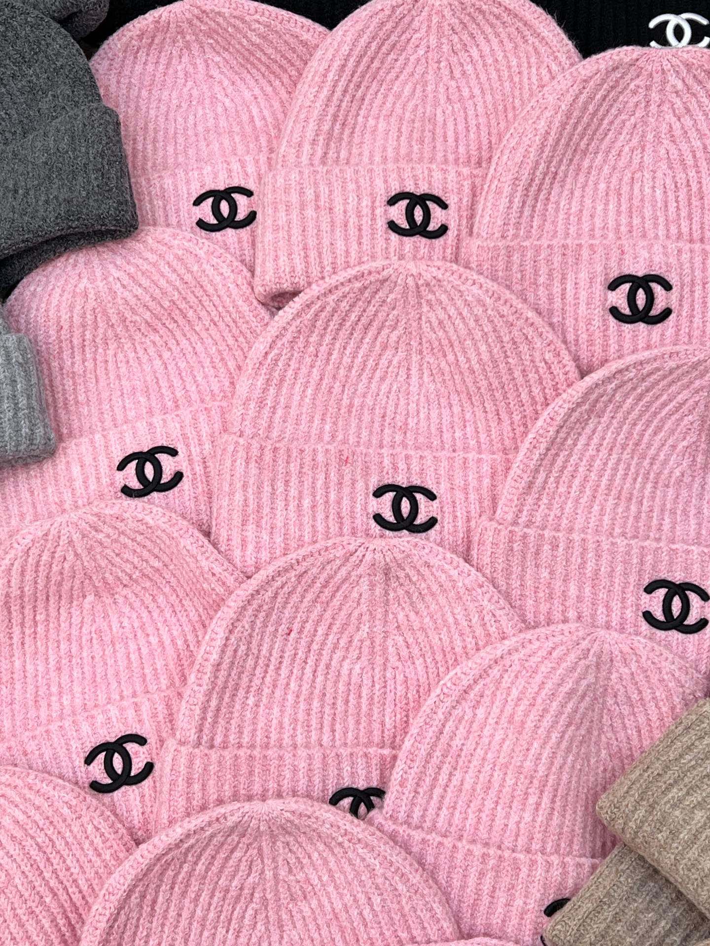 NO:216525,Running volume Xiaoxiang~ New autumn and winter cold hat knitted hat, super soft and elastic, very warm, and has a wonderful shape!  Hat fisherman hat baseball hat knit hat, hat, espadrilles,hats19860909跑量 小香～秋冬新款冷帽针织帽 超级软弹力超级大,非常保暖,凹造型绝了！帽子渔夫帽棒球帽针织帽,帽子,espadrilles,hats,hat