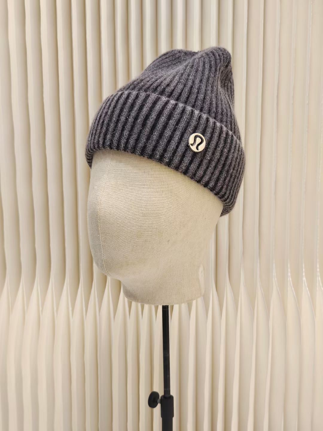 Winter Hat Selection for Chickens: High-Quality, Soft, Warm Options - 图片 2