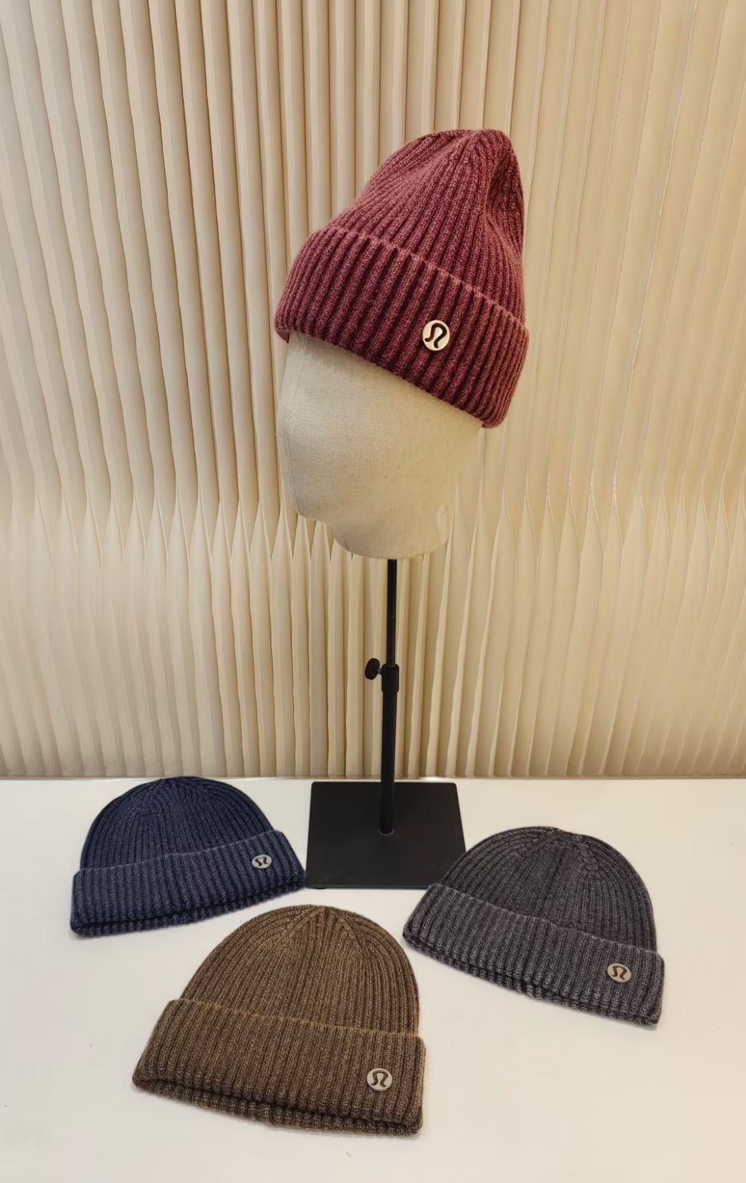 Winter Hat Selection for Chickens: High-Quality, Soft, Warm Options - 图片 5