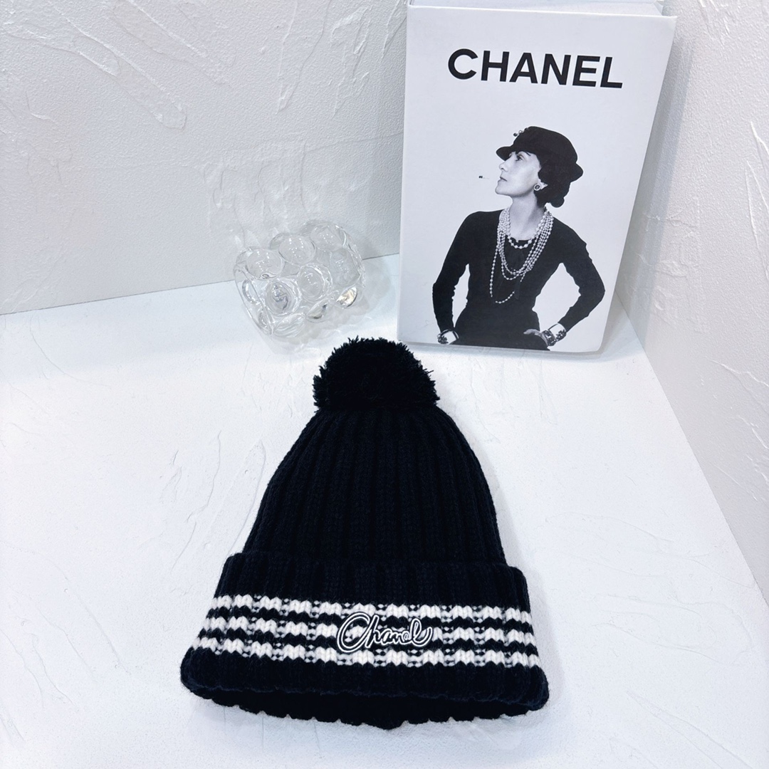 NO:217592,Running volume Xiaoxiang custom retro logo knitted hat black off-white hat fisherman hat baseball hat knitted hat, hat, espadrilles,hats19860909跑量 小香定制复古logo针织帽 黑色 米白色帽子渔夫帽棒球帽针织帽,帽子,espadrilles,hats,hat