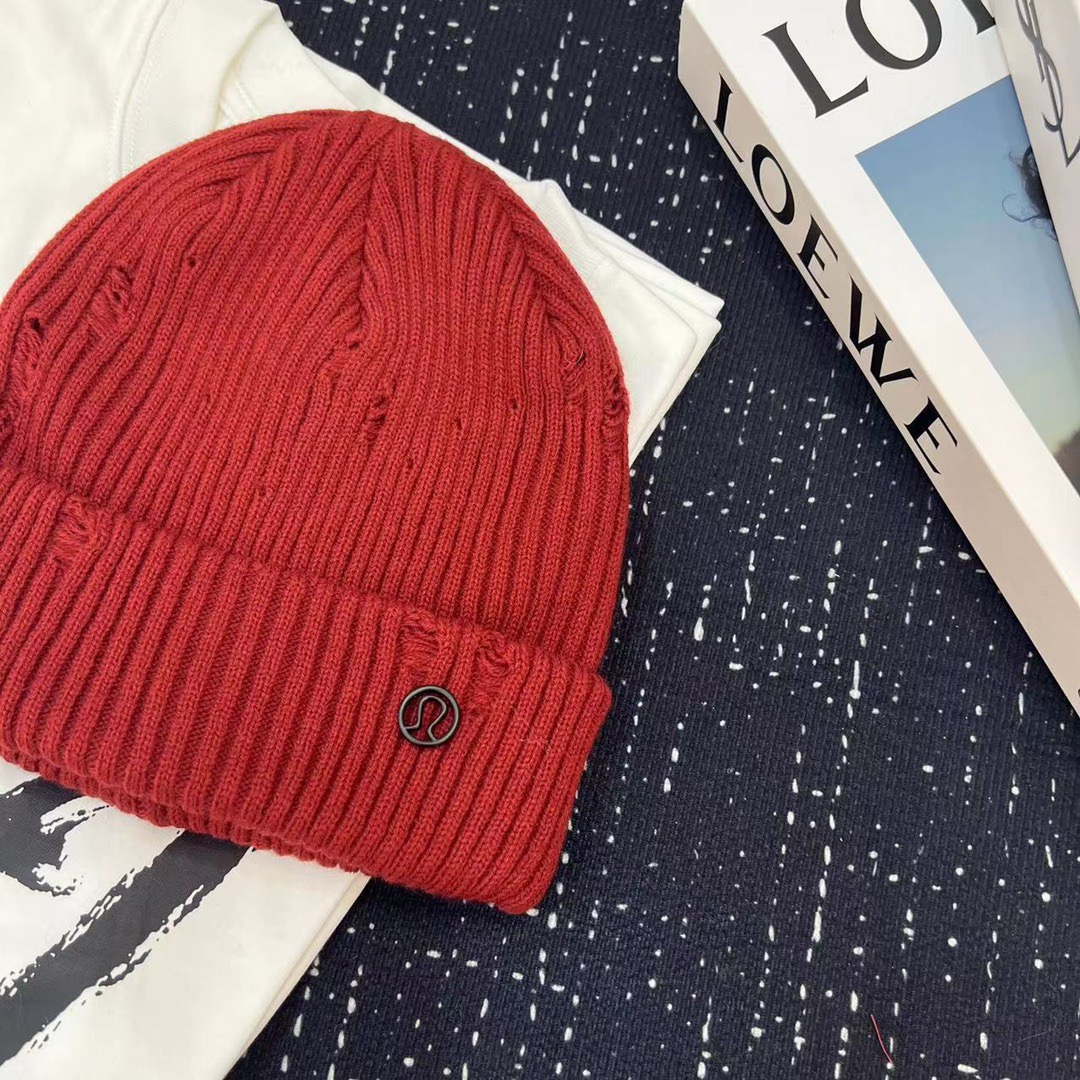 LuLulemon’s Cozy Knit Hat: Super Soft and Perfect for Cold Weather - 图片 5