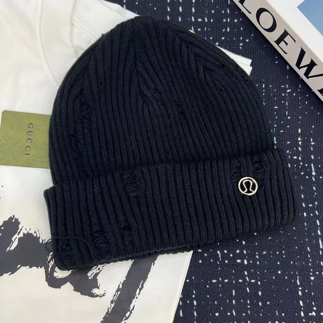 LuLulemon’s Cozy Knit Hat: Super Soft and Perfect for Cold Weather