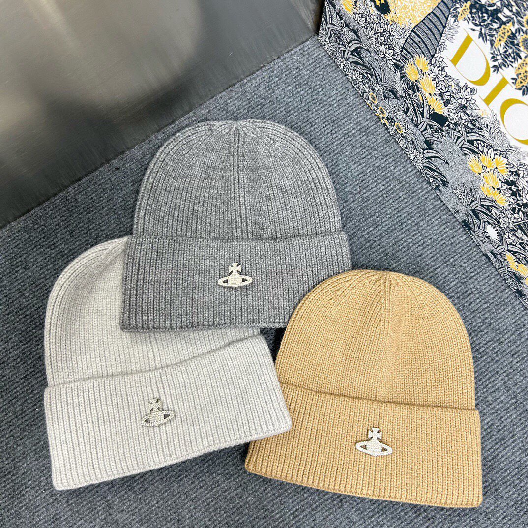 “Queen of the West’s New Super-Soft Knitted Hat with 84 Runs”