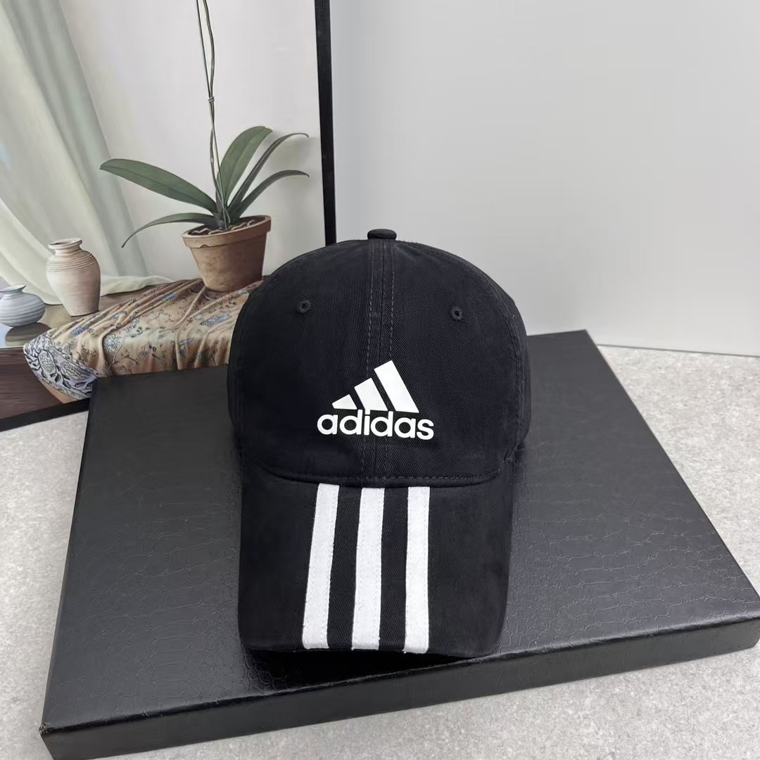 NO:218279,Running volume Adidas new wash baseball cap Sweet and cool baseball cap ~ A must-have for fashionable essence!  Soft top casual hat type, comfortable and soft, with twill cotton fabric, which is both a non-faced artifact and the finishing touch of outfits!  Hat fisherman hat baseball hat knit hat, hat, adidas, espadrilles, hats19860909跑量 Adidas新款洗水棒球帽 甜酷棒球帽~时髦精必备款！ 软顶休闲帽型 舒适柔软 采用斜纹棉质面料 既是素颜神器又是穿搭的点睛之笔！帽子渔夫帽棒球帽针织帽,帽子,adidas,espadrilles,hats,hat