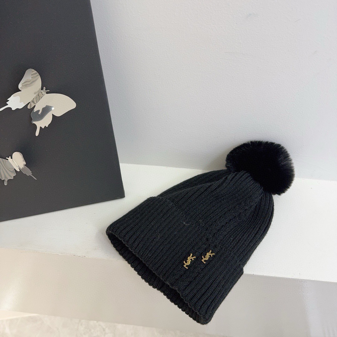 NO:218326,Running volume YSL winter plus velvet version knit hat cost-effective and warm colors in winter. It is very versatile, so feel free to enter!  Hat fisherman hat baseball hat knit hat, hat, saint laurent, espadrilles,hats19860909跑量 YSL冬季加绒版本针织帽 性价比冬天暖色调 很百搭,放心入！帽子渔夫帽棒球帽针织帽,帽子,saint laurent,espadrilles,hats,hat