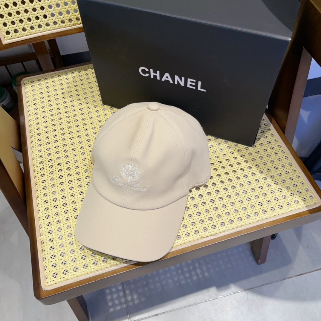 NO:218346,Running volume LP new anti-ferrous baseball cap The color is so special~ Close your eyes and it is all white. Men and women's hats, fisherman's hats, baseball caps, knit hats, hats, loro piana, espadrilles, hats19860909跑量 LP新款反皮绒棒球帽 颜色做的太特别了～ 闭眼入 全是显白的颜色 男女同款帽子渔夫帽棒球帽针织帽,帽子,loro piana,espadrilles,hats,hat