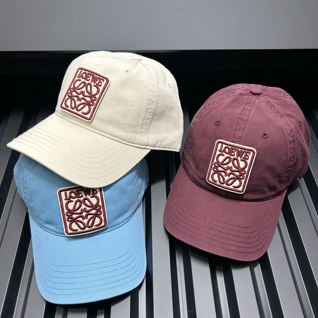 NO:219594,Running Loewe~~~New Washing Baseball Cap Sweet and Cool Baseball Cap~Fashionable Essence!  Soft top casual hat type, comfortable and soft, with twill cotton fabric, which is both a non-faced artifact and the finishing touch of outfits!  Hat fisherman hat baseball hat knit hat, hat, loewe, espadrilles, hats19860909跑量 Loewe～～～新款洗水棒球帽 甜酷棒球帽~时髦精必备款！ 软顶休闲帽型 舒适柔软 采用斜纹棉质面料 既是素颜神器又是穿搭的点睛之笔！帽子渔夫帽棒球帽针织帽,帽子,loewe,espadrilles,hats,hat