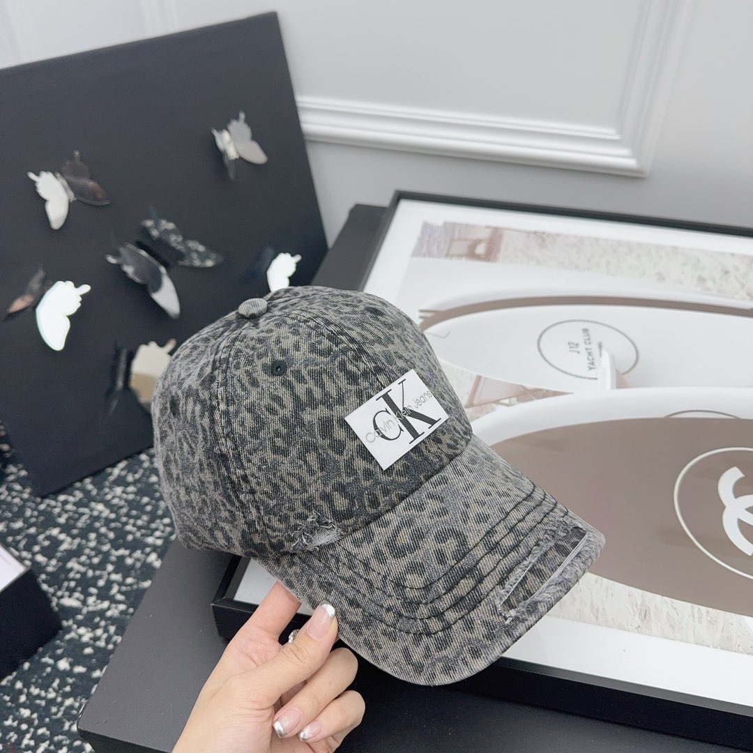 NO:219554,Running volume CK~ New baseball cap The leopard print element is really classic and versatile. It is not vulgar at all. Recommended for girls!  !  !  Hat fisherman hat baseball hat knit hat, hat, espadrilles,hats19860909跑量 CK～新款棒球帽 豹纹元素真的好经典 戴上百搭 一点也不俗 推荐所以女生！！！帽子渔夫帽棒球帽针织帽,帽子,espadrilles,hats,hat