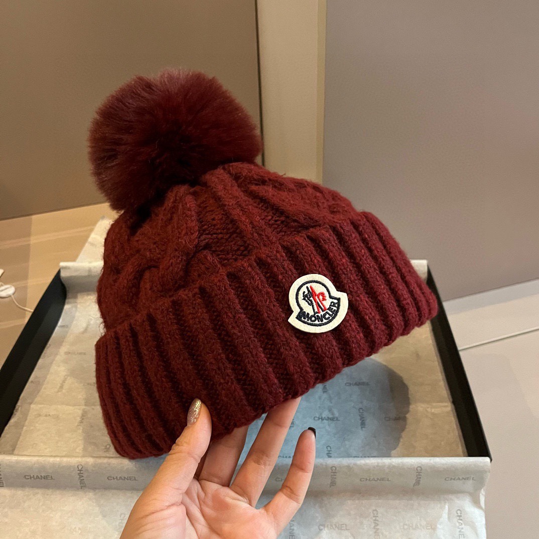 NO:219616,Running volume Moncler cover ~ Twist-shaped thick wool hat Super retro taste online Different from the colorful streets now This one has great meaning. The bold wool is wrapped in iron chains. The thick edge design shows a small face. This one with vision recommends you to have hats, fisherman hats, baseball hats, knit hats, hats, christian louboutin, Moncler, espadrilles, hats19860909跑量 Moncler蒙口～麻花形厚款毛线帽 超复古的品位在线 区别现在满大街花花绿绿的 这款好有内涵 加粗毛线成铁索状缠绕 粗围边设计很显脸小 有眼光的这款推荐你帽子渔夫帽棒球帽针织帽,帽子,christian louboutin,Moncler,espadrilles,hats,hat
