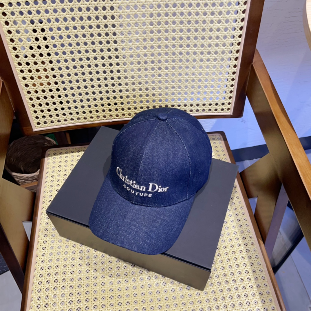 NO:220070,Running volume Dior's new baseball cap, letter embroidered logo baseball cap, yuppie street style, fashionable men and women are sure to control it!  Pure cotton material. Hat fisherman hat baseball hat knit hat, hat, dior, espadrilles, hats19860909跑量 迪奥新款鸭舌帽 字母刺绣标志棒球帽 雅痞街头风,时尚男女妥妥驾驭！纯棉材质.帽子渔夫帽棒球帽针织帽,帽子,dior,espadrilles,hats,hat
