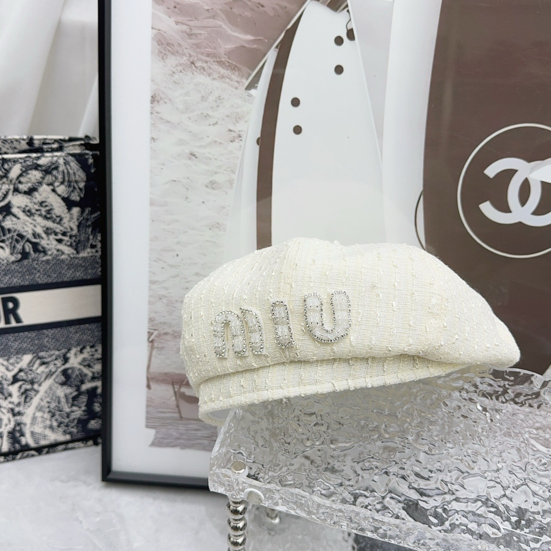 NO:220536,Running volume MIU new beret is so beautiful!  Spring and summer customized version, light luxury and high-end feel!  Hat fisherman hat baseball hat knit hat, hat, miumiu, espadrilles, hats19860909跑量 MIU新款贝雷帽 太好看了！春夏定制版,轻奢高级感十足！帽子渔夫帽棒球帽针织帽,帽子,miumiu,espadrilles,hats,hat