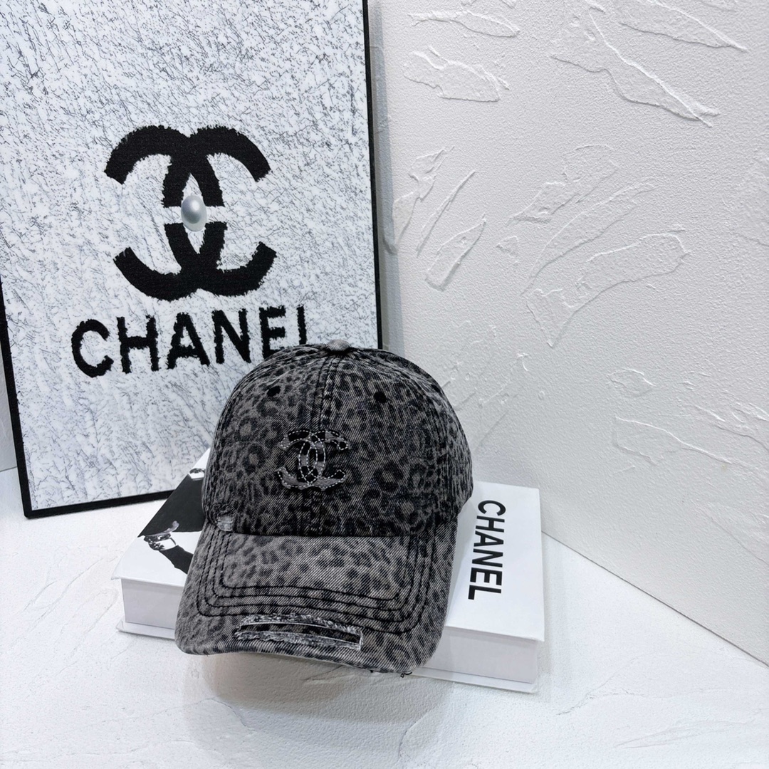 NO:220535,Running volume Xiaoxiang~ New baseball cap The leopard print element is really classic. It is versatile when worn. It is not vulgar at all. Recommended so girls!  !  !  Hat fisherman hat baseball hat knit hat, hat, espadrilles,hats19860909跑量 小香～新款棒球帽 豹纹元素真的好经典 戴上百搭 一点也不俗 推荐所以女生！！！帽子渔夫帽棒球帽针织帽,帽子,espadrilles,hats,hat