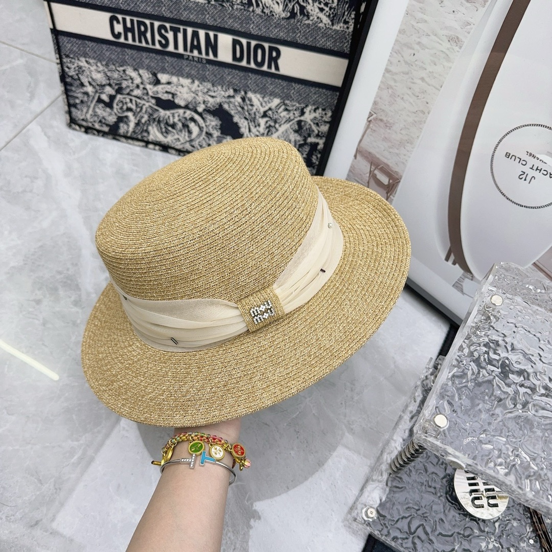 NO:220528,Running volume MiuMiu's new straw hat, handmade embellishment, showing off its noble and elegant style!  Hat fisherman hat baseball hat knit hat, hat, miumiu, espadrilles, hats19860909跑量 MiuMiu新款草帽 缪系手工小点缀 显贵有气质！帽子渔夫帽棒球帽针织帽,帽子,miumiu,espadrilles,hats,hat