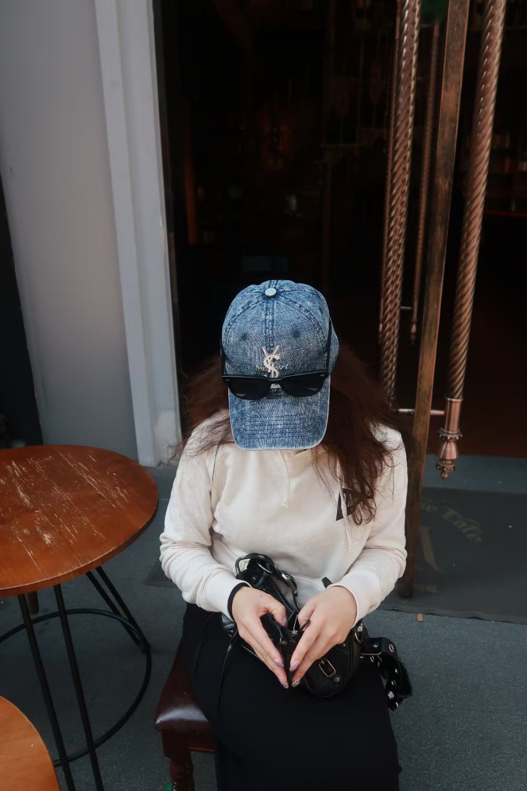 NO:220710,Running volume YSL simple sheer style full diamond denim fabric baseball hat [naughty] hat fisherman hat baseball hat knit hat, hat, saint laurent, espadrilles, hats19860909跑量 YSL简奢风全钻牛仔面料棒球帽[调皮]帽子渔夫帽棒球帽针织帽,帽子,saint laurent,espadrilles,hats,hat