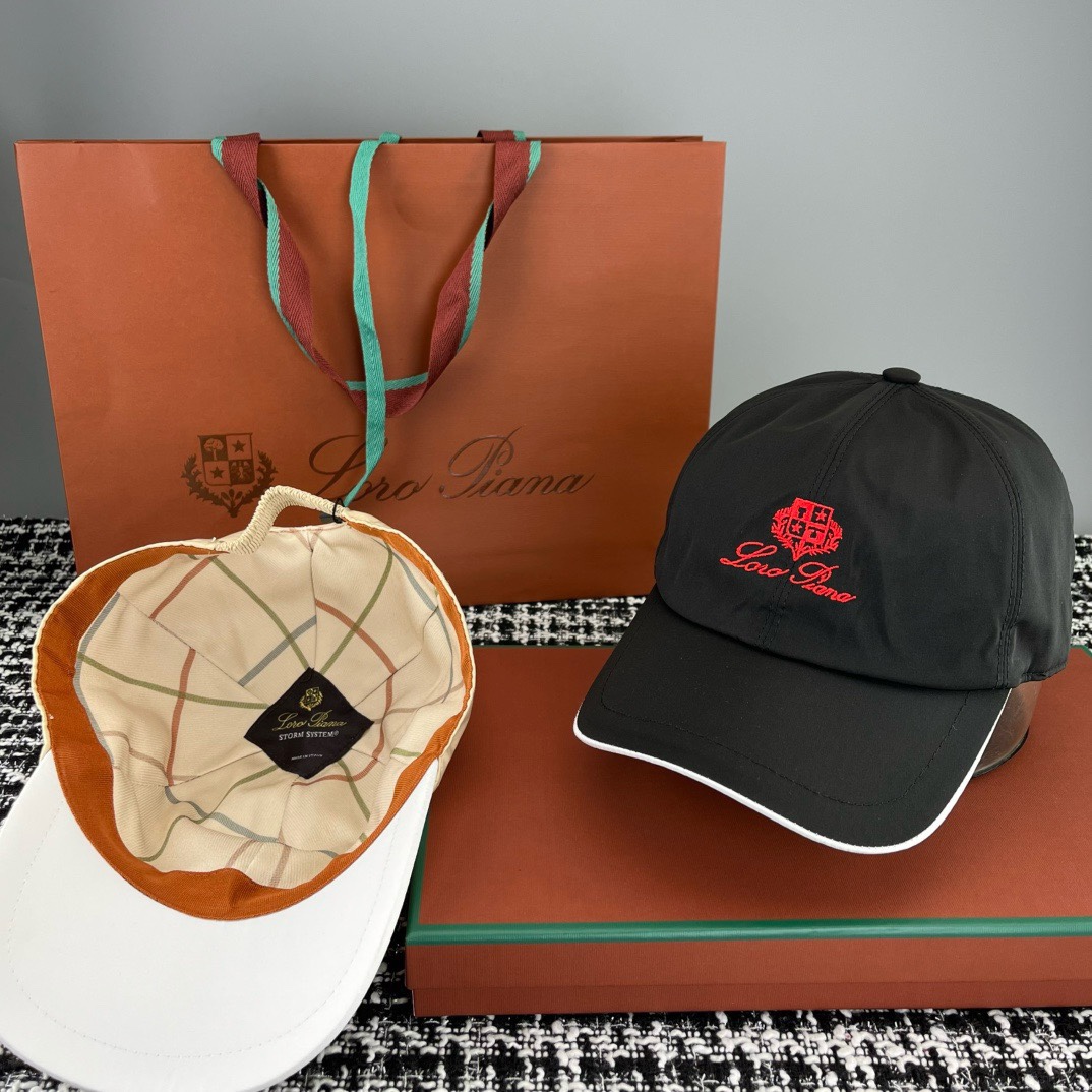 NO:220739,Running volume LP new model soft top design, diverse colors, relaxed and elegant temperament~ He Lianchao and Cai Wenjing are the same style. About the material, made of Wind microfiber processed by waterproof and windproof Storm System, the front of the hat is the same color LP logo, very exquisite embroidery technology, the lining is plaid face, and the back is elastic design, which is comfortable and breathable to wear. Hat Fisherman's hat, baseball hat, knitted hat, hat, loro piana, espadrilles, hats19860909跑量 LP新款 软顶设计,多元色彩,松弛又带优雅气质～何连超、蔡文静同款. 关于材质经过防水防风Storm System 处理的Wind微纤维定制而成,帽子正面是同色系 LP标志,非常精致的刺绣工艺,内衬是格子面部,后面是弹力设计,戴起来舒适透气.帽子渔夫帽棒球帽针织帽,帽子,loro piana,espadrilles,hats,hat