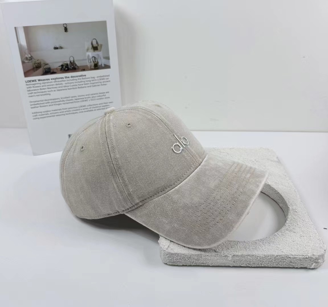 “Stylish 2025 Baseball Cap: Easy to Match for Casual or Sports Outfits” - 图片 4