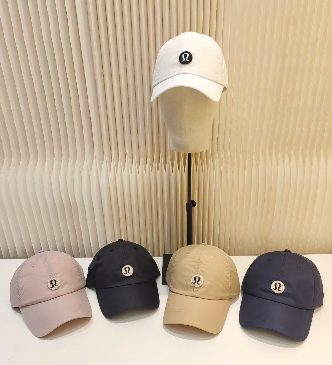 “LuLulem Dry Baseball Cap: Lightweight Design for Summer Comfort” - 图片 8