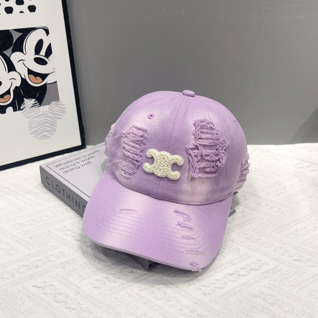 NO:221033,Running volume Celine's new baseball cap has a unique design, which is an indispensable item for trendy outfits!  Hat fisherman hat baseball hat knit hat, hat, celine, espadrilles, hats19860909跑量 赛琳新款棒球帽 独特设计,是潮流穿搭必不可少的单品！帽子渔夫帽棒球帽针织帽,帽子,celine,espadrilles,hats,hat