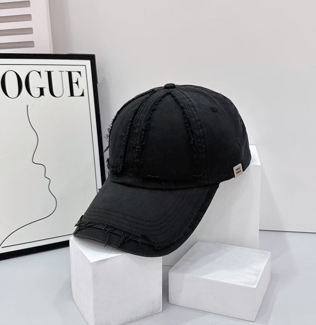 NO:221725,Running MIU~ Baseball Cap Unique design is an indispensable item for trendy outfits!  Hat fisherman hat baseball hat knit hat, hat, miumiu, espadrilles, hats19860909跑量 MIU～棒球帽 独特设计,是潮流穿搭必不可少的单品！帽子渔夫帽棒球帽针织帽,帽子,miumiu,espadrilles,hats,hat