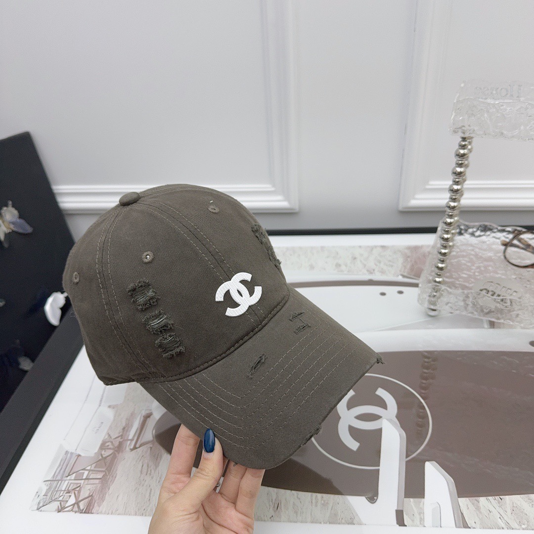 NO:221753,Running volume Xiaoxiang 2025 new baseball cap retro old design, hand-cut, pure cotton style is very OK!  Hat fisherman hat baseball hat knit hat, hat, espadrilles,hats19860909跑量 小香2025新款棒球帽 复古做旧设计,手工剪裁,纯棉版型很OK！帽子渔夫帽棒球帽针织帽,帽子,espadrilles,hats,hat