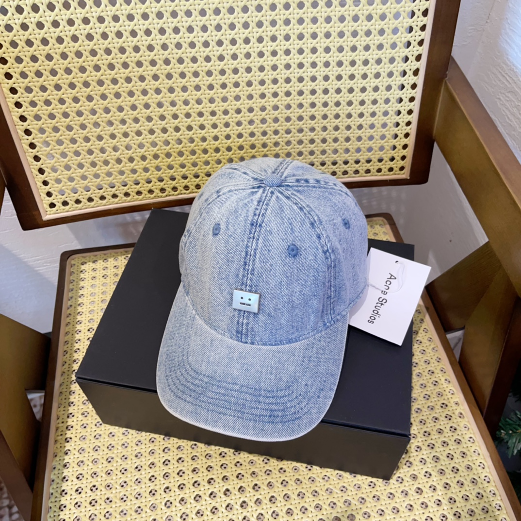 Fashion Trend Alert: Custom Acne Smile-Cap and Vibrant Spring/Summer Colors