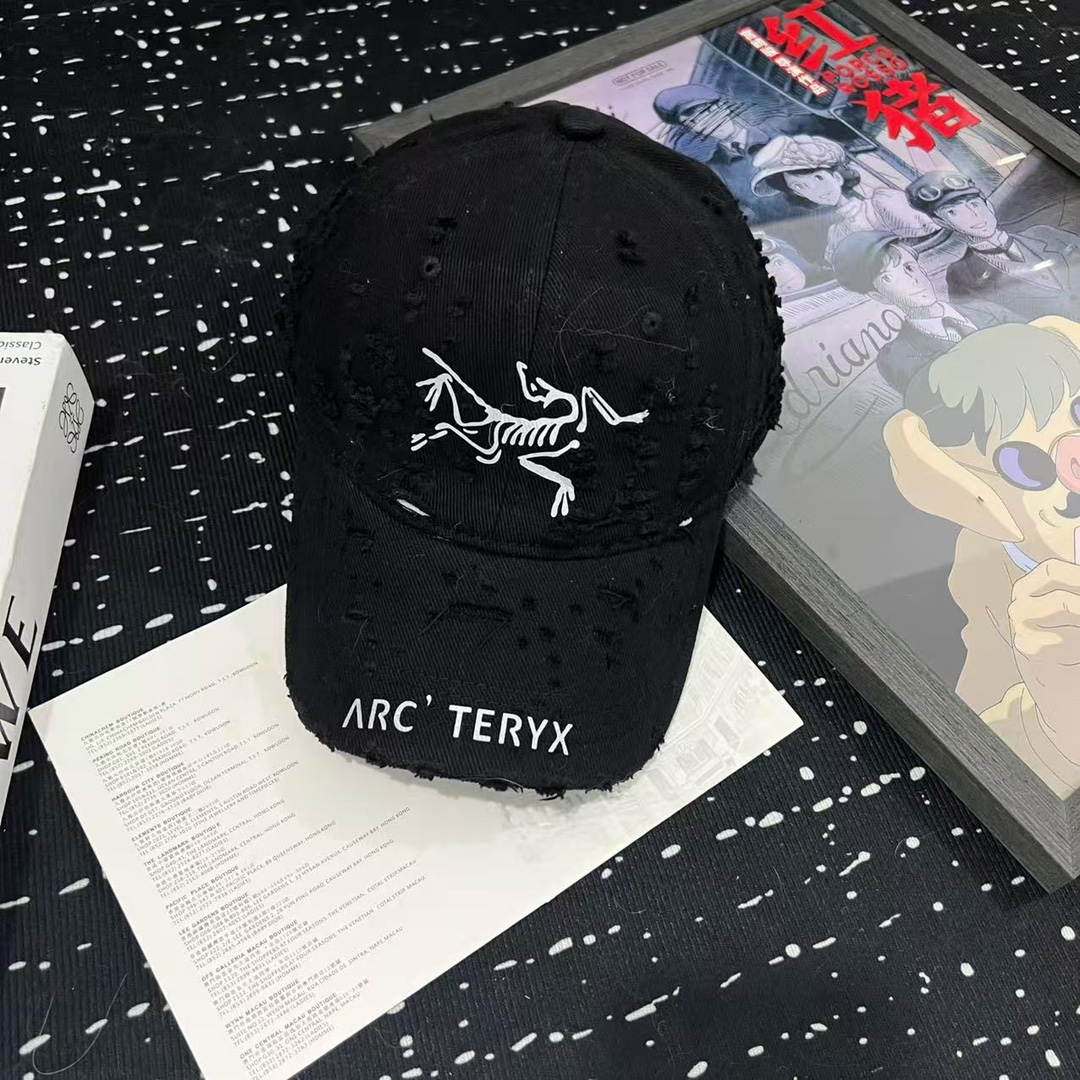 “Stylish Baseball Cap with Unique Design, Perfect for Casual or Sports Outfits” - 图片 4