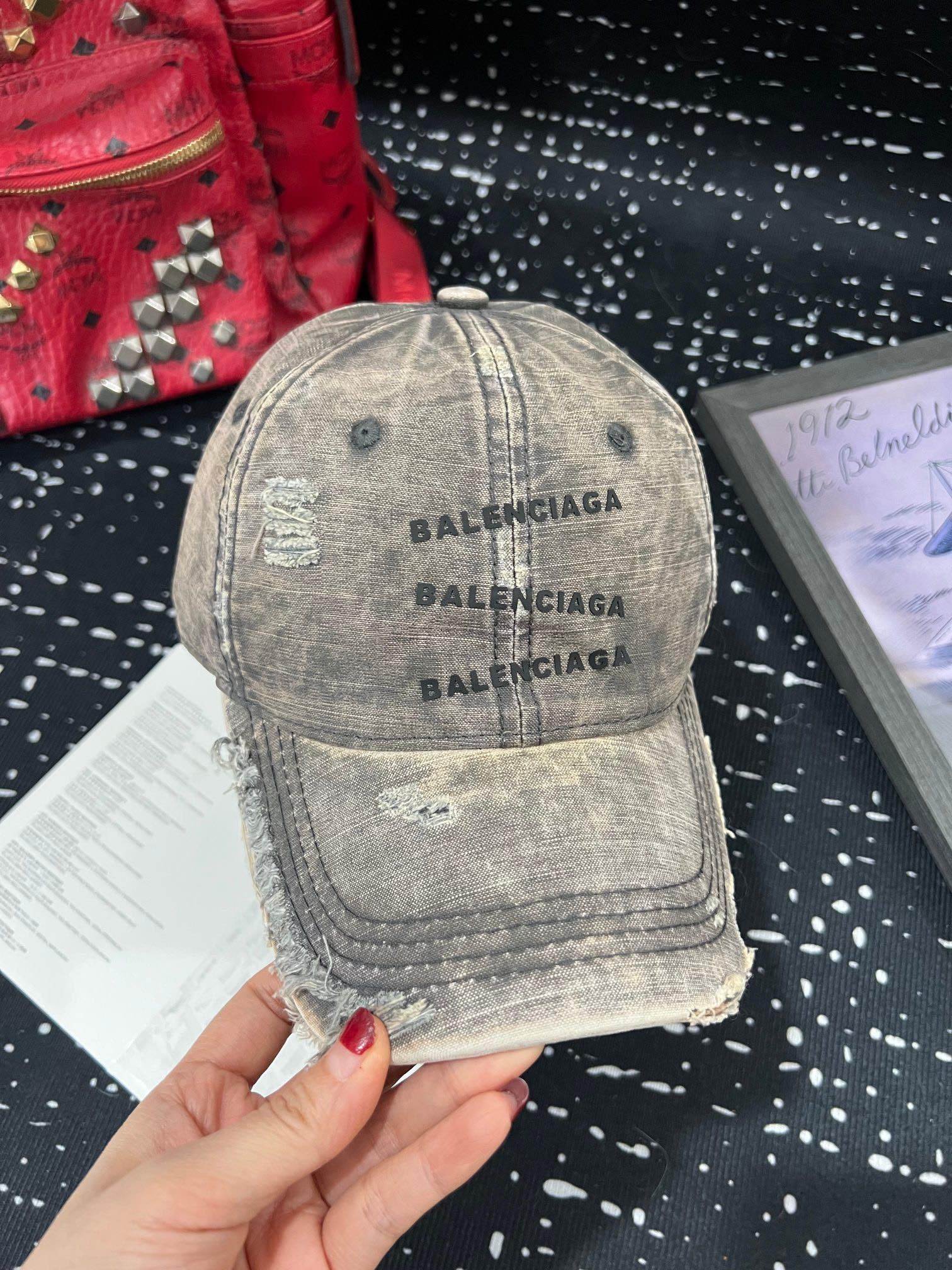 Stylish Paris Baseball Cap with Unique Design for Casual and Sports Wear - 图片 5