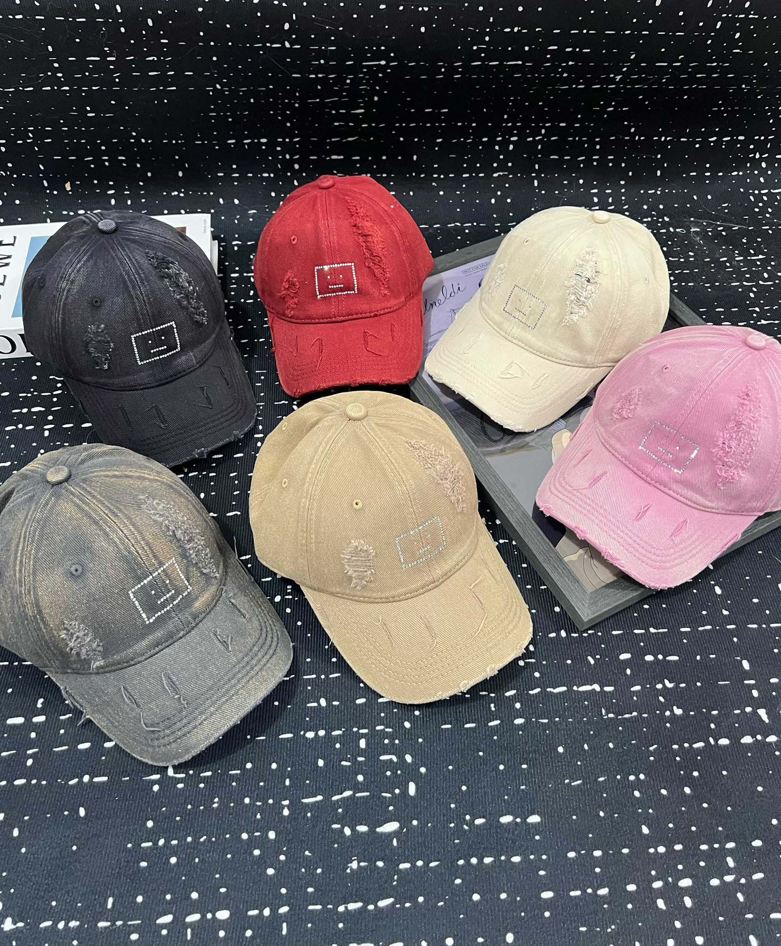 Stylish Baseball Caps with Unique Design, Perfect for Casual and Sporty Outfits - 图片 9