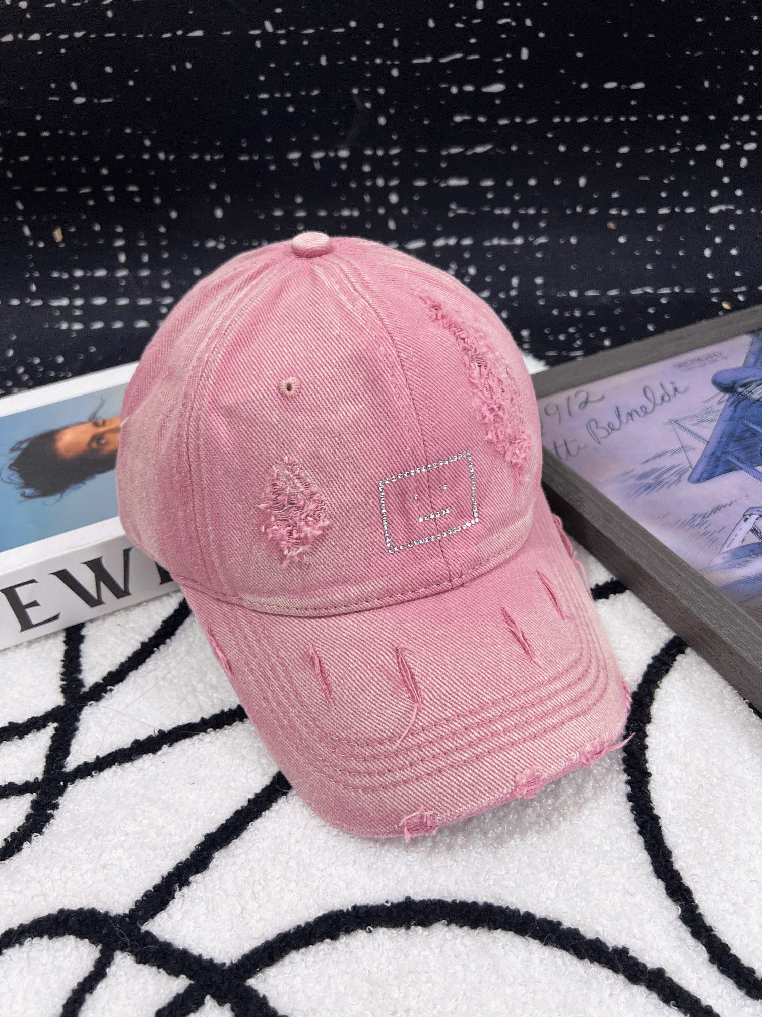 Stylish Baseball Caps with Unique Design, Perfect for Casual and Sporty Outfits - 图片 3