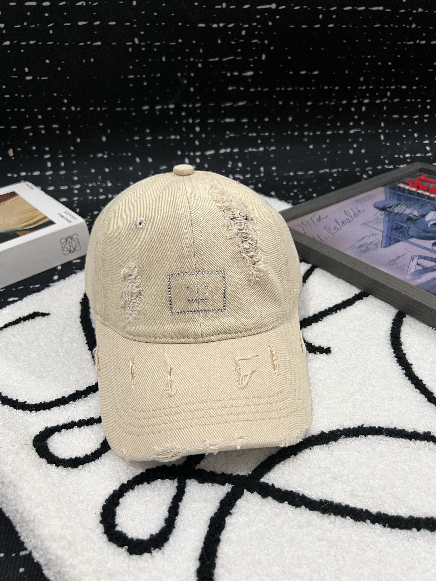 NO:221726,Running volume Acne smiley face~25 spring new baseball cap This hat is so beautiful!  The ripped design adds a bit of casualness and unruly, and it can be easily controlled by both casual and sportswear. Hats, fisherman hats, baseball hats, knit hats, hats, acne studios, espadrilles, hats19860909跑量 Acne笑脸～25春季新款棒球帽 这款帽子也太好看了！破洞设计增添了几分随性与不羁,无论搭配休闲装还是运动装都能让你轻松驾驭.帽子渔夫帽棒球帽针织帽,帽子,acne studios,espadrilles,hats,hat