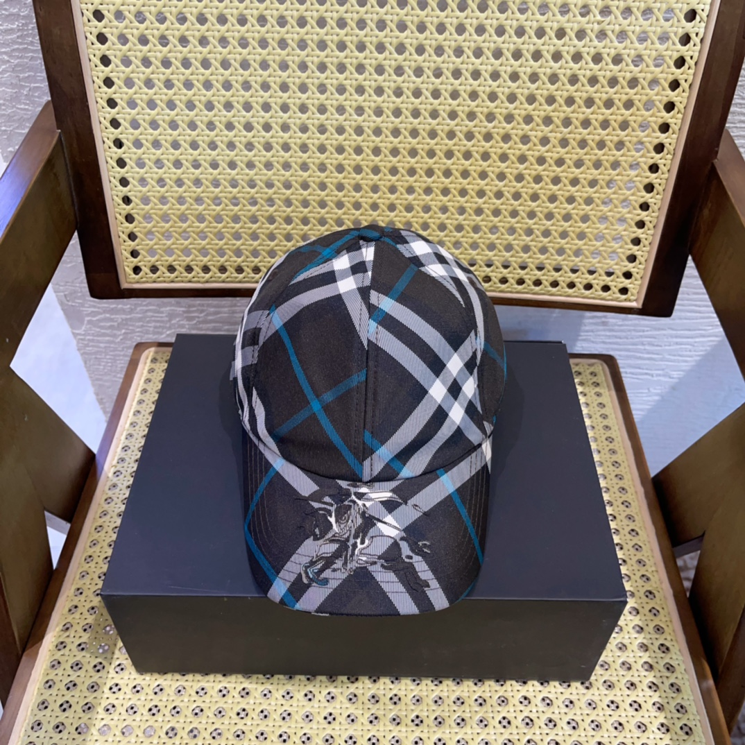 NO:221476,Exclusive high-quality products!  Bur classic plaid war horse baseball cap is easy to match with baseball cap all year round, the same style as men and women!  Hat fisherman hat baseball hat knit hat, hat, burberry, espadrilles, hats19860909跑量 独家高货！ Bur经典格纹战马棒球帽 一年四季好搭鸭舌帽,男女同款！帽子渔夫帽棒球帽针织帽,帽子,burberry,espadrilles,hats,hat