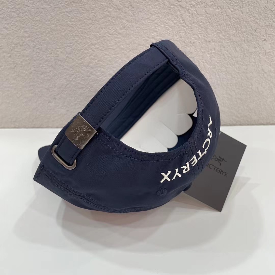 Unprecedented 95-Run Performance Showcases Thin, Light Summer Apparel. - 图片 7