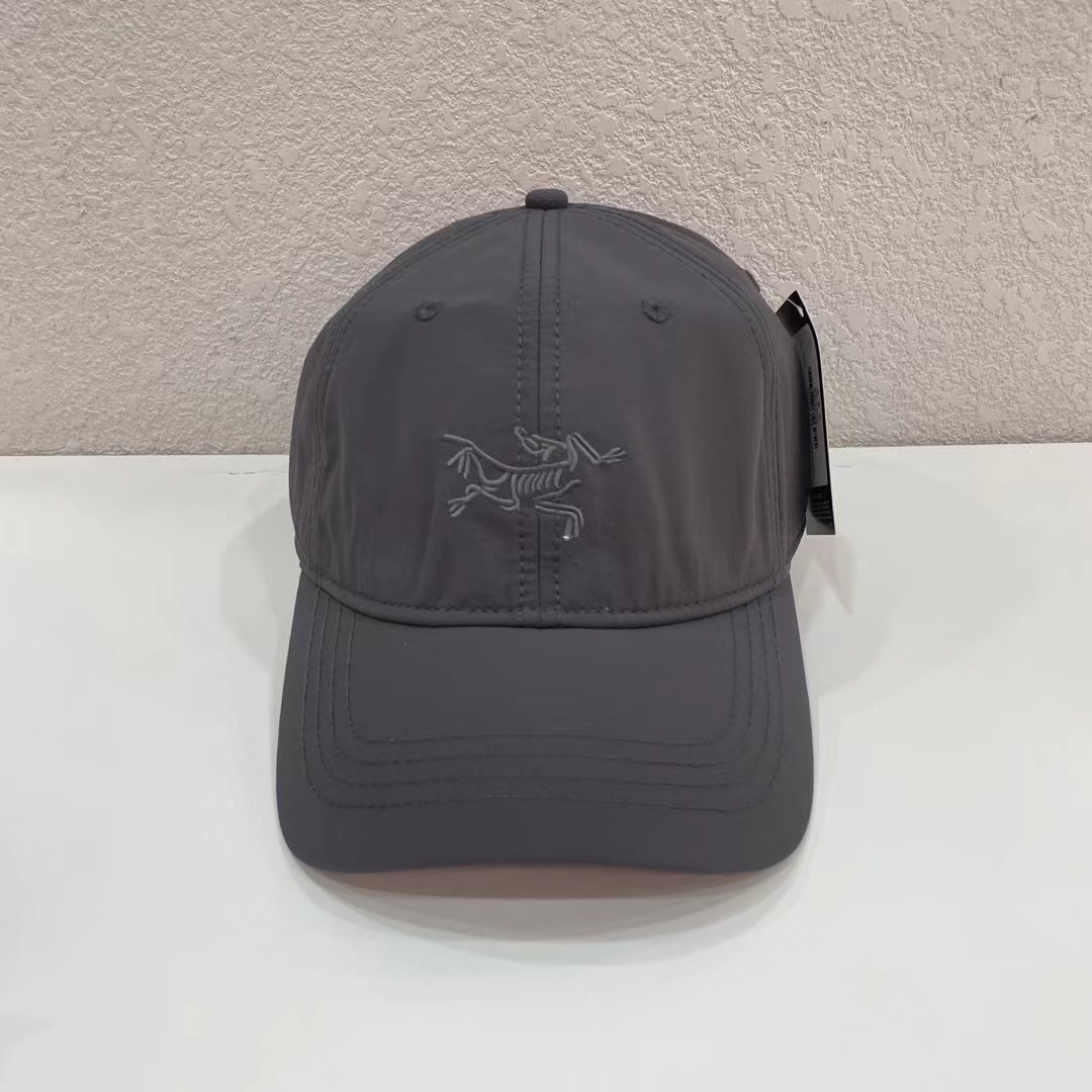 Unprecedented 95-Run Performance Showcases Thin, Light Summer Apparel. - 图片 3