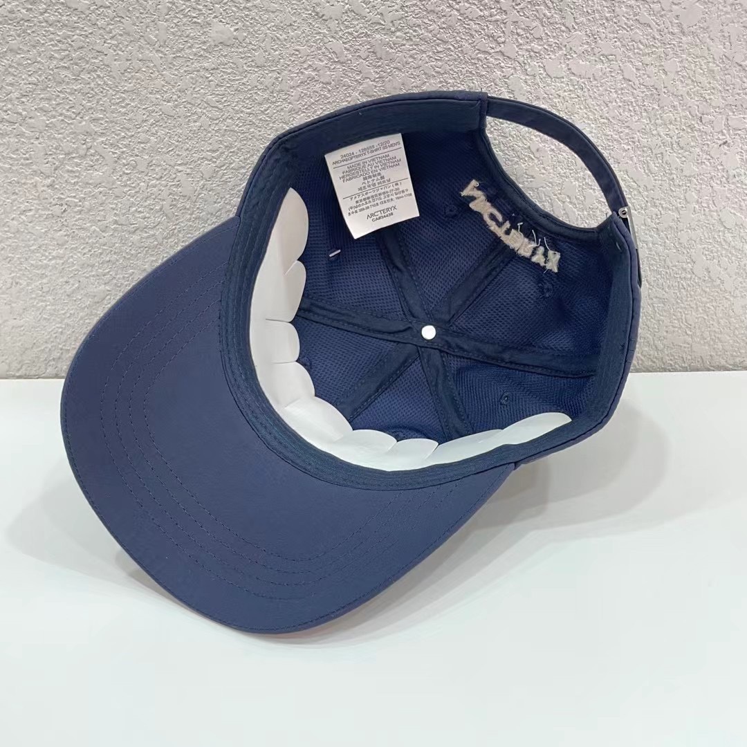 Unprecedented 95-Run Performance Showcases Thin, Light Summer Apparel. - 图片 6