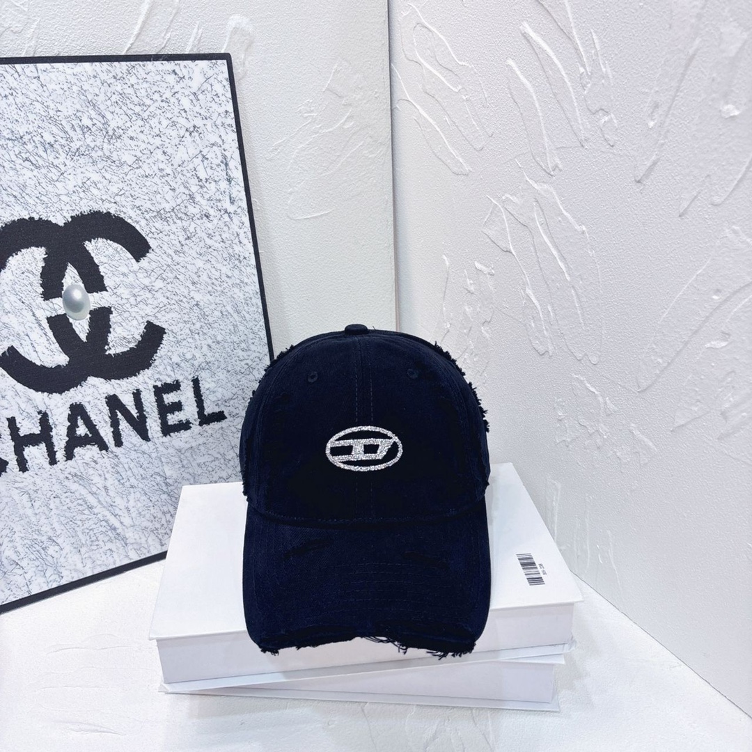 NO:222666,Running volume DiSena's new ripped street style cotton baseball cap, personalized and fashionable style, casual and cool feeling, neutral style, same style for men and women!  A variety of colors, super easy to match!  Material: Cotton Head circumference: 56-58cm hat Fisherman's hat Baseball hat Knitted hat, hat, espadrilles, hats19860909跑量 迪赛纳新款破洞街头风棉布棒球帽,个性时尚款 休闲带点酷酷的感觉,中性款 男女同款！多种色系,超好搭！ 材质:棉 头围:56-58cm均可帽子渔夫帽棒球帽针织帽,帽子,espadrilles,hats,hat