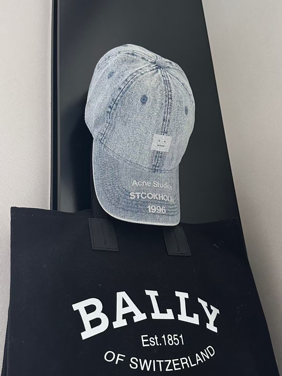 NO:222663,Running volume Acne new smiley baseball hat custom version Every detail looks very high-end hat Fisherman hat Baseball hat Knit hat, hat, acne studios, espadrilles, hats19860909跑量 Acne新款笑脸棒球帽 定制版 每个细节都显得很高级帽子渔夫帽棒球帽针织帽,帽子,acne studios,espadrilles,hats,hat