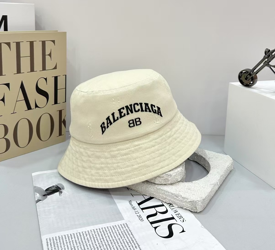 “Paris Fisherman Hats: Small, Colorful, Deep, Beach Fashion Statement with 95 Runs” - 图片 3