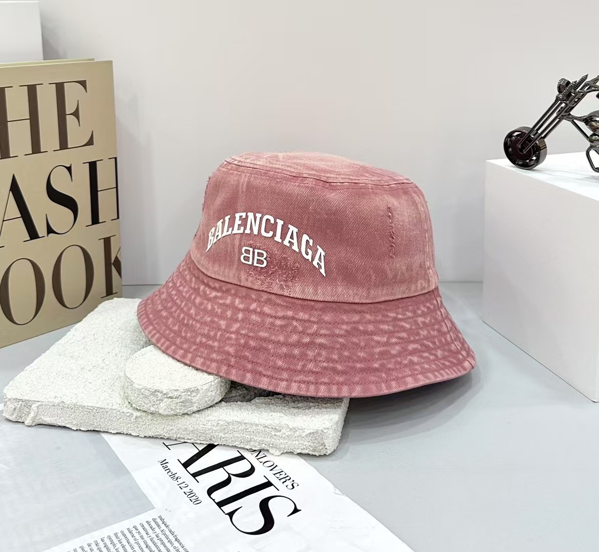 “Paris Fisherman Hats: Small, Colorful, Deep, Beach Fashion Statement with 95 Runs” - 图片 2