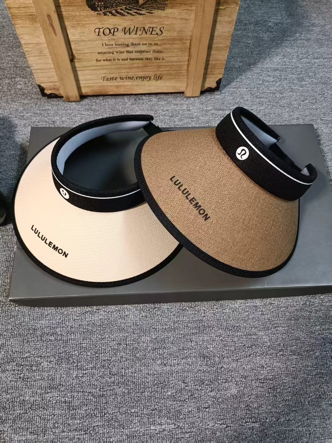 LuLulemon’s Innovative UV-Resistant Empty Hat with Color-Scrambling Design - 图片 2
