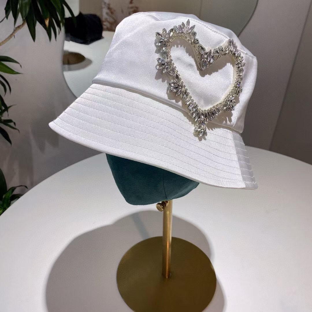 105 runs. Miu Miu Miu’s spring and summer money I’m a fisherman. Black, white. Cash delivery - 图片 4
