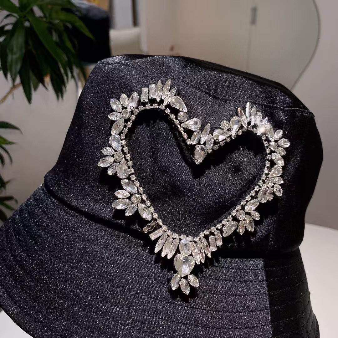 105 runs. Miu Miu Miu’s spring and summer money I’m a fisherman. Black, white. Cash delivery - 图片 7